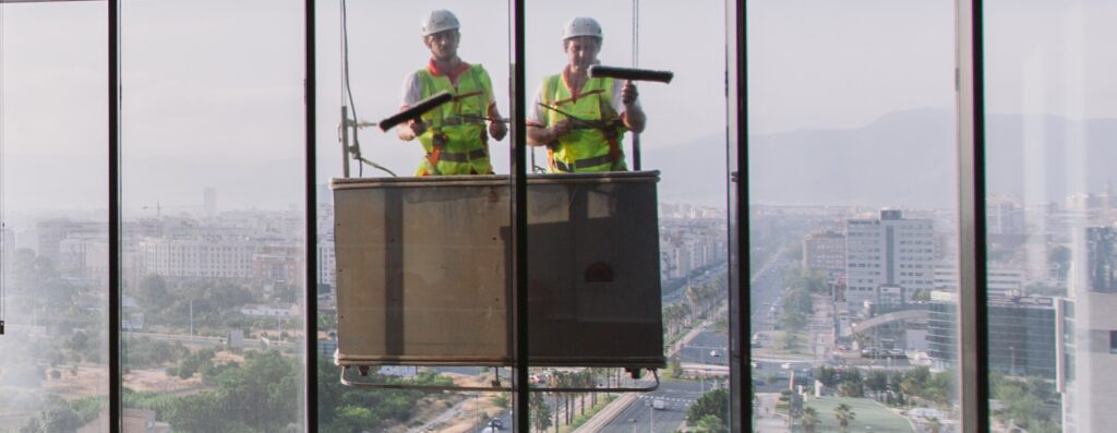 Reinigung mit Aufzug